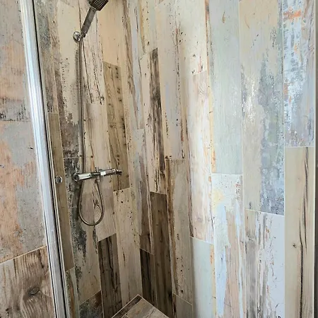 Downtown Luxury I 科斯镇