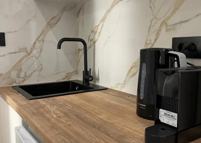 Downtown Luxury I * Cos